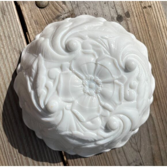 Vintage Milk Glass Bowl By Indiana Glass Co. Wild Rose Pattern Scalloped Edge 9 - Picture 4 of 9